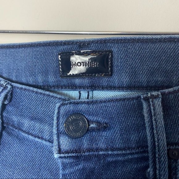 MOTHER The Looker Ankle Fray Jeans in Comfort and Joy - Picture 5 of 7